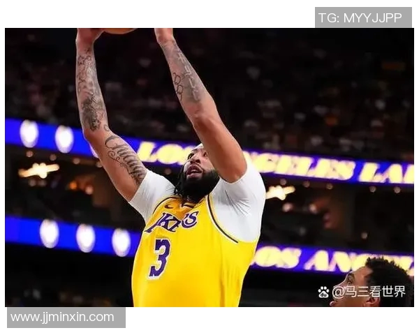 2015至2016赛季NBA勇士与雷霆激战回顾及精彩瞬间分析